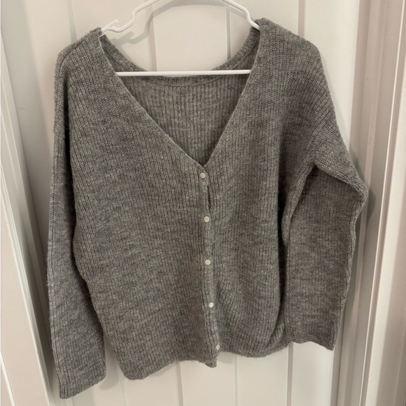Sezane Light Gray V-Neck Sweater - Picture 2 of 4